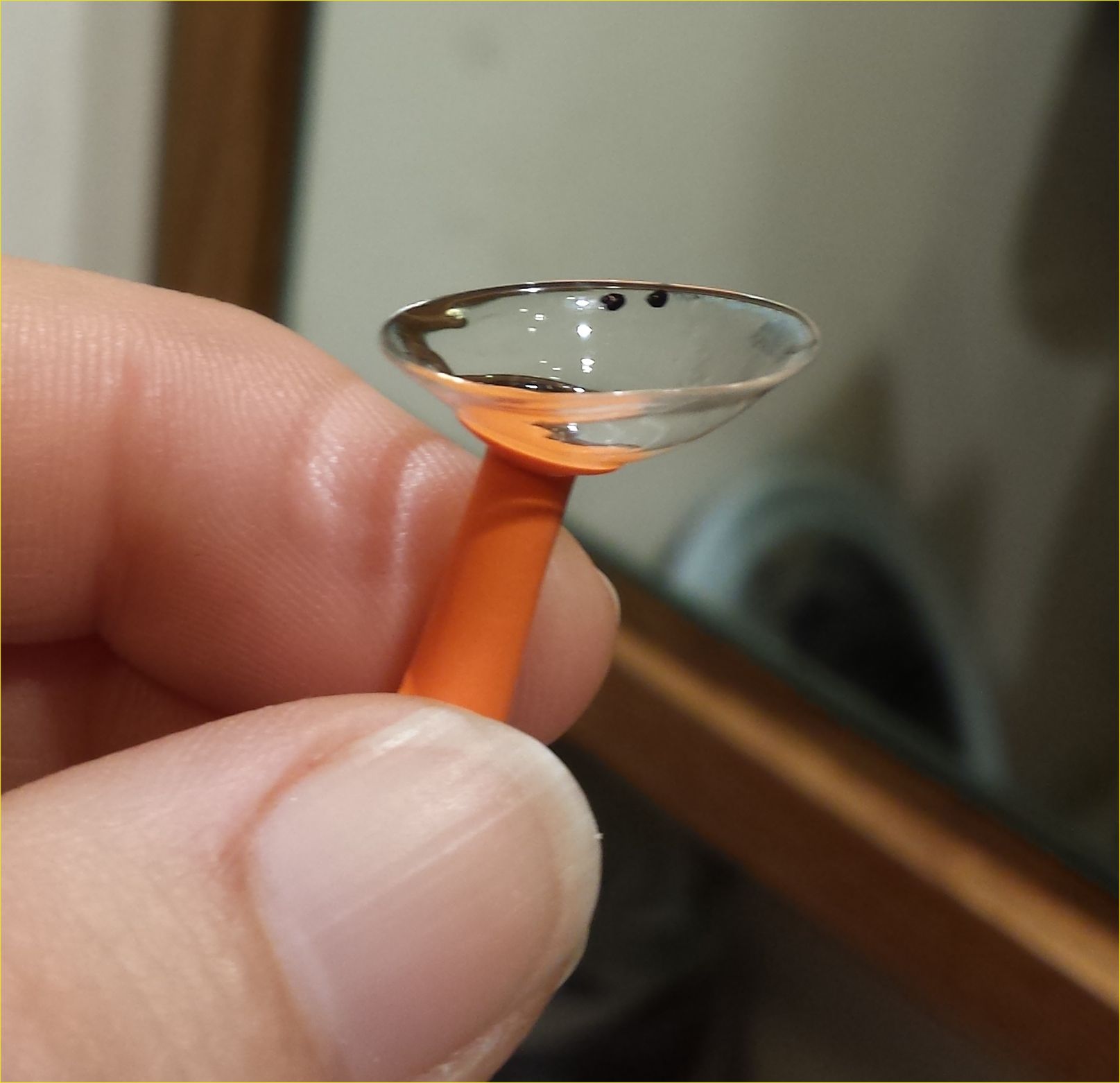 Scleral Lens On Plunger